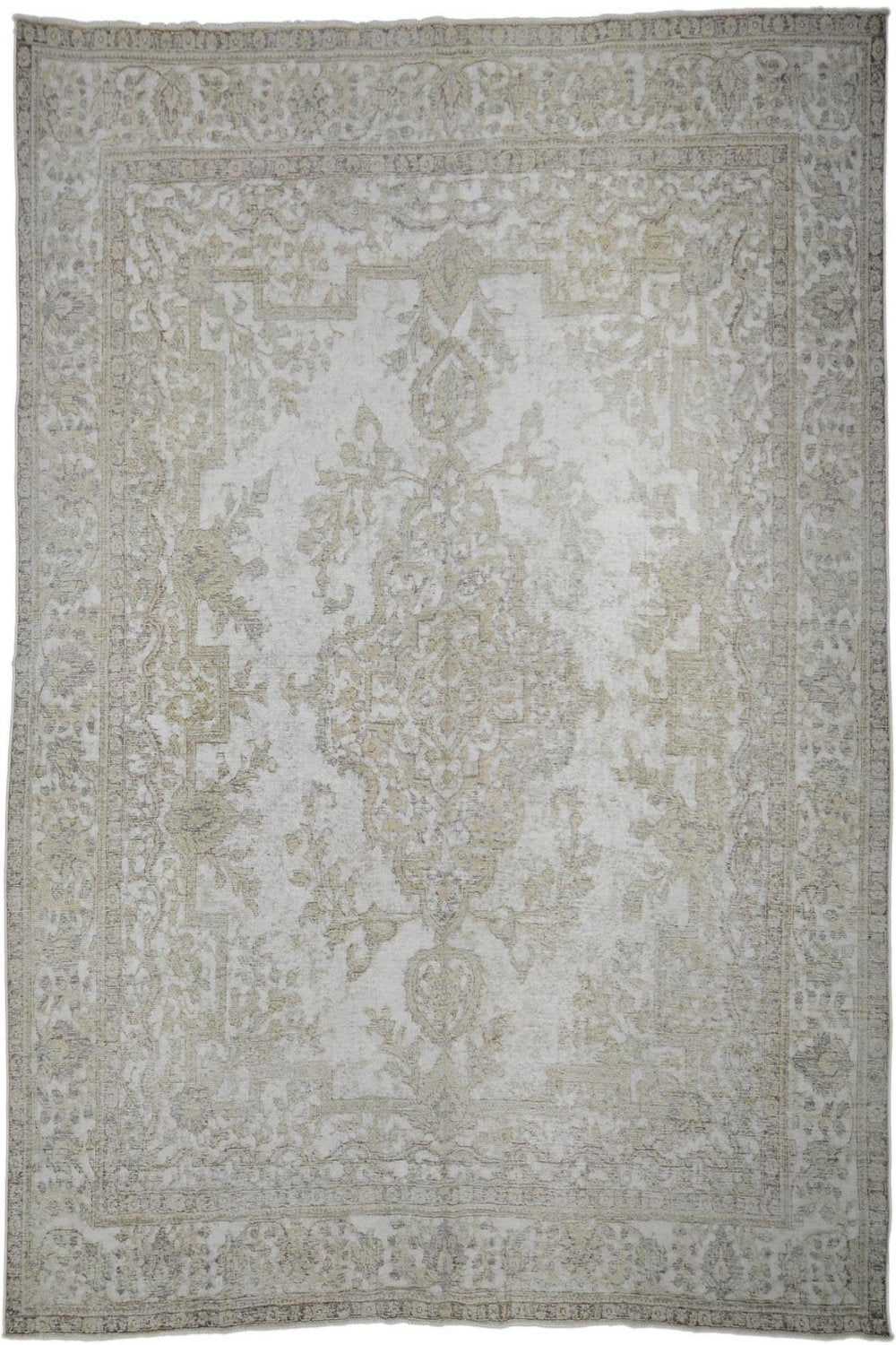 Distressed Perla Vintage Overdyed Rug in biege
