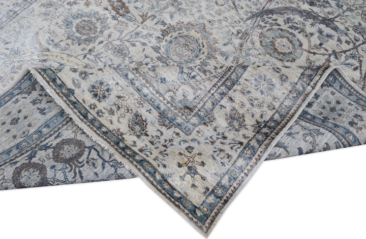 Hand Knotted Traditional Sultanabad Area Rug in gray