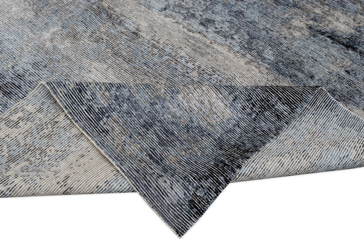 Hand Knotted Modern Area Rug in Grey Color