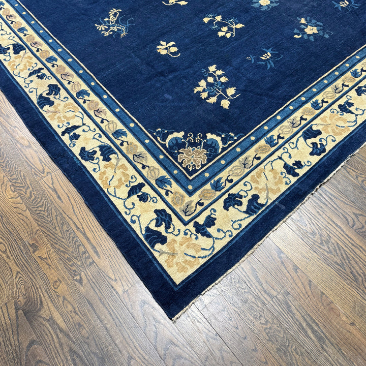 Blue Antique Oriental Chinese Deco Rug in blue