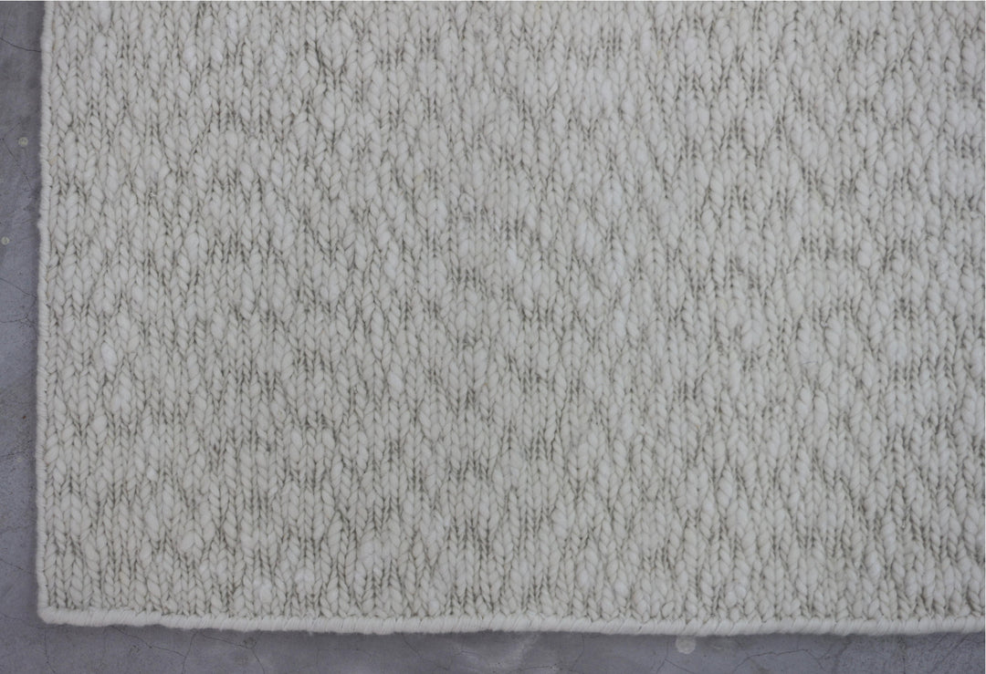 Hand Woven Neutral Jute Area Rug in White