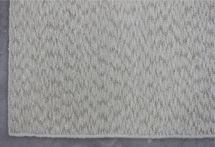 Hand Woven Neutral Jute Area Rug in White