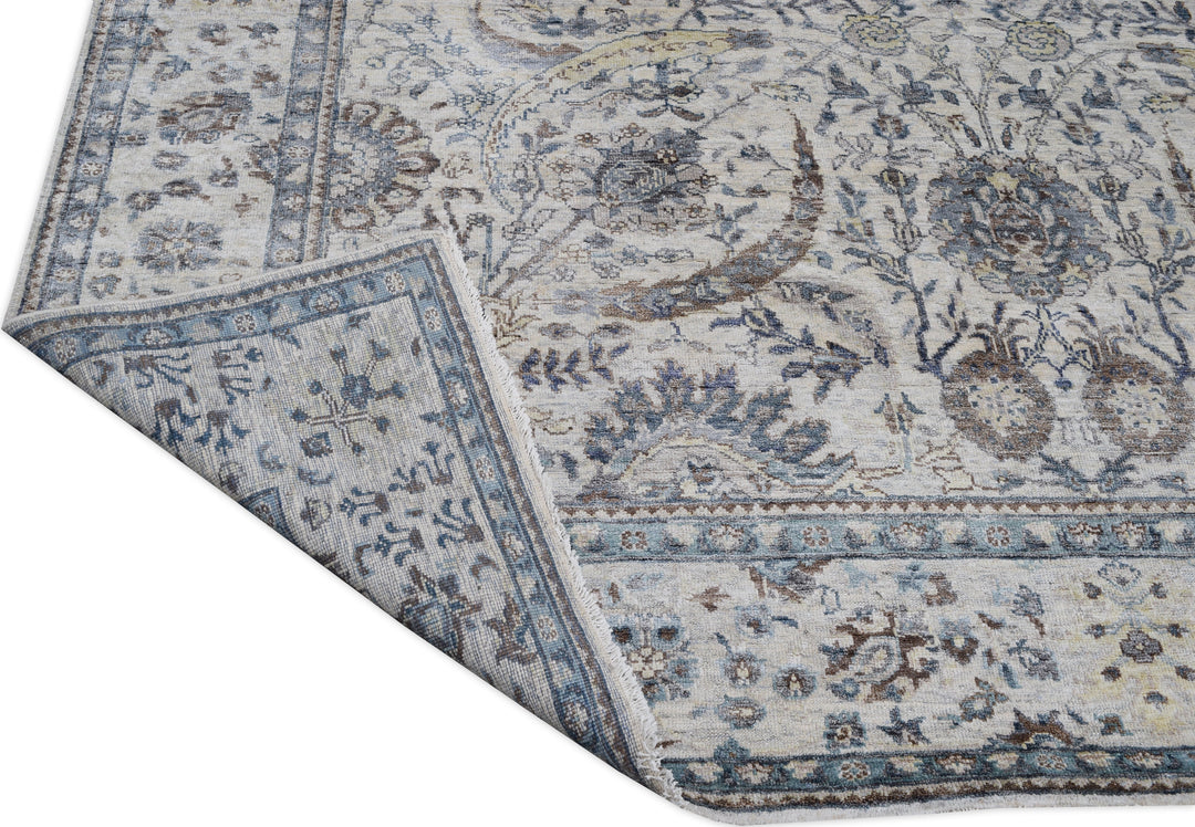 Hand Knotted Traditional Sultanabad Area Rug in gray 